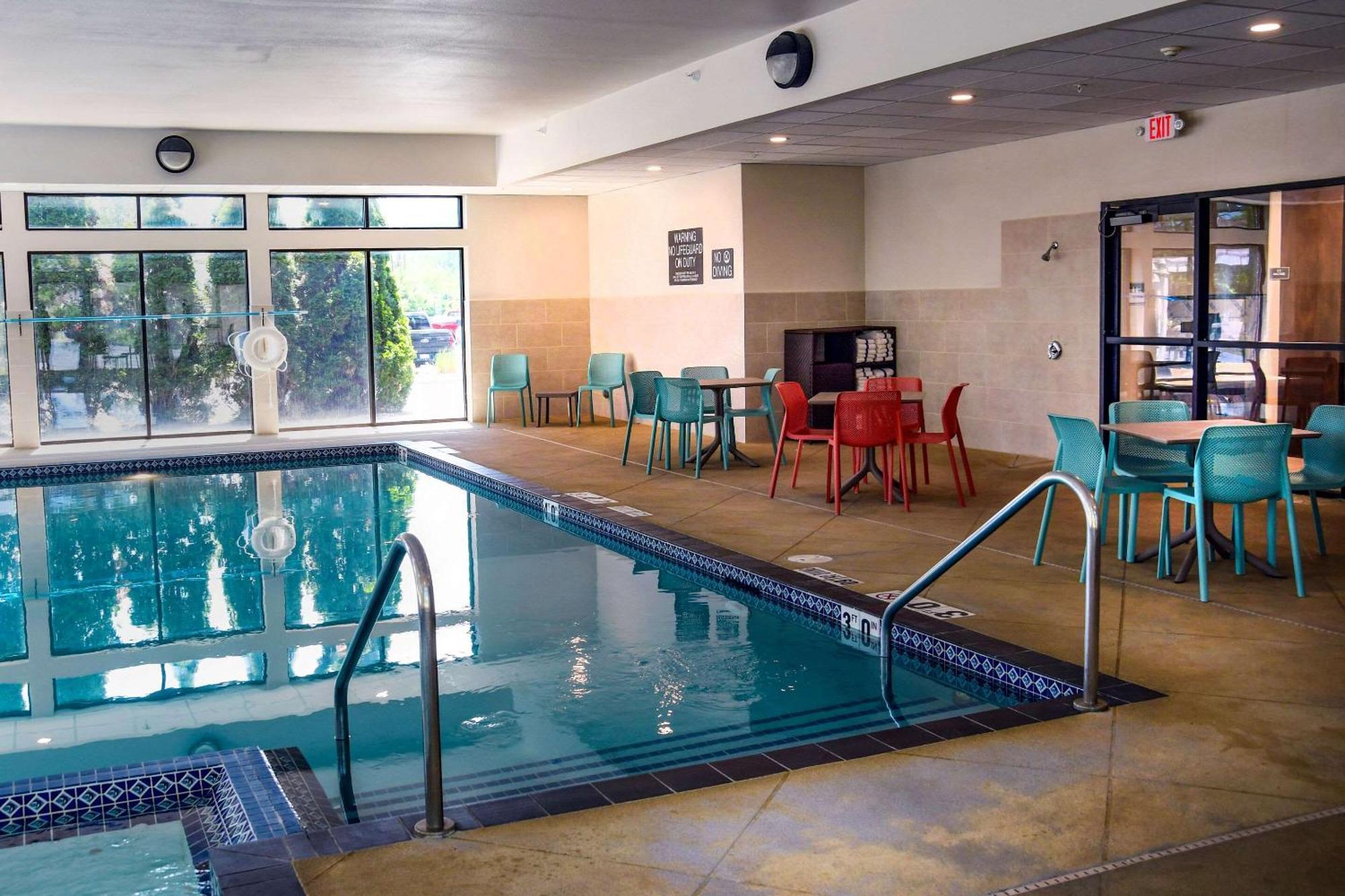 Comfort Inn & Suites Nw Milwaukee Germantown Exteriör bild