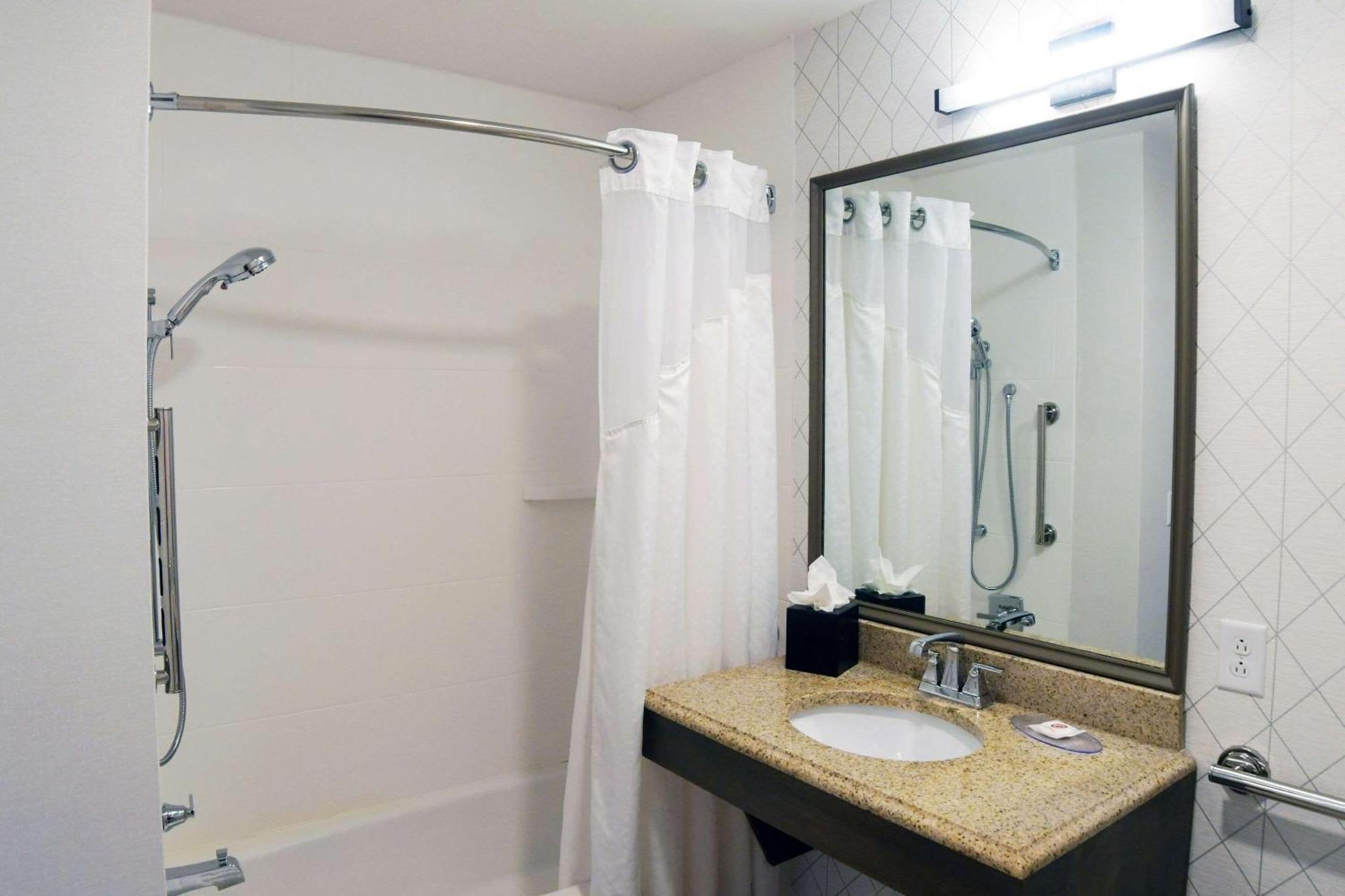 Comfort Inn & Suites Nw Milwaukee Germantown Exteriör bild