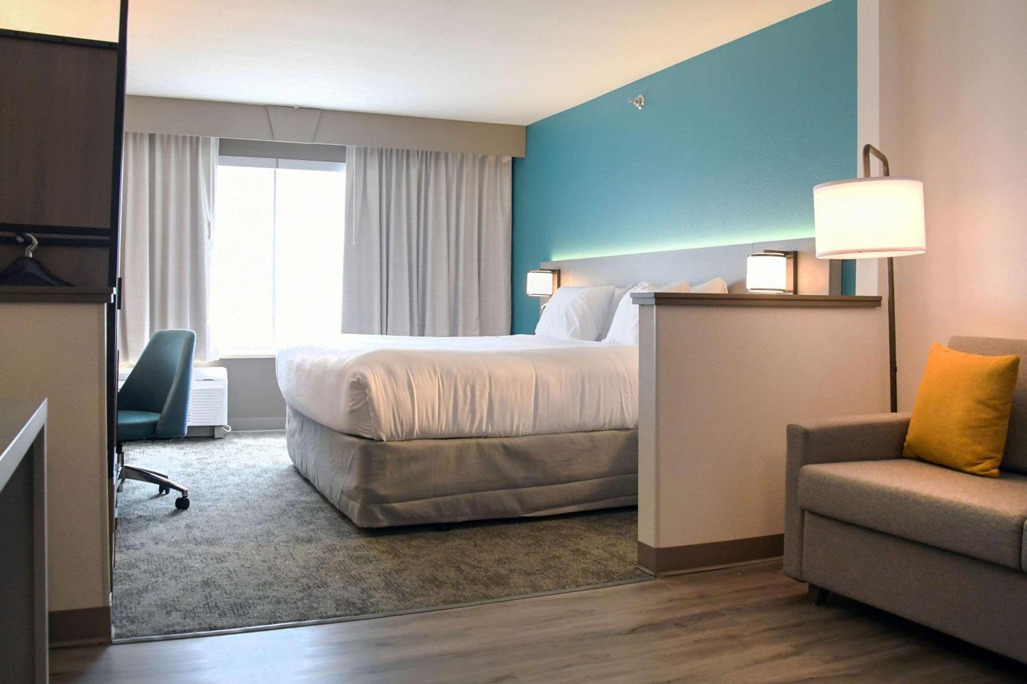 Comfort Inn & Suites Nw Milwaukee Germantown Exteriör bild